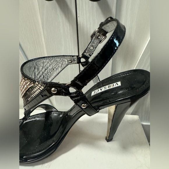Versace heels like new with box black/rhinestones - Picture 8 of 13